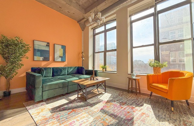 McCormick 2B/2Ba for up to 8 guests with Optional Parking