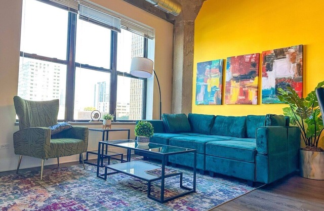 McCormick Place Skyline view 2br/2ba with optional parking for up to 8 guests