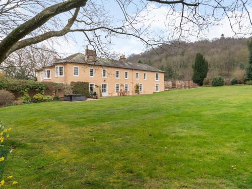 Meadow View-Uk36729