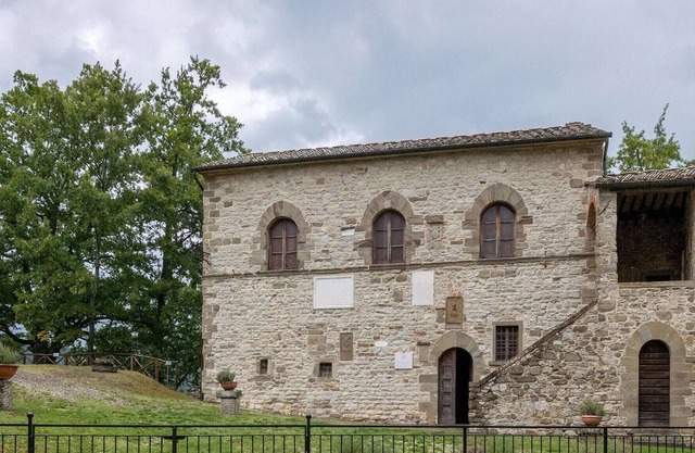 Medieval Farmhouse in Caprese Michelangelo with Terrace