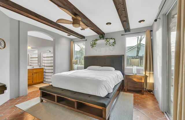 Mediterranean Style Modern House - 5 mins From Airport & Downtown