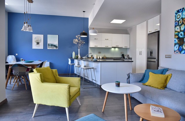 Medusa Residence 3 bdr Apartment - 100m from the beach