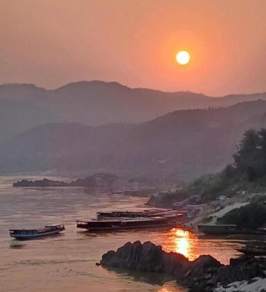 MEKONG BACKPACKERS Pakbeng