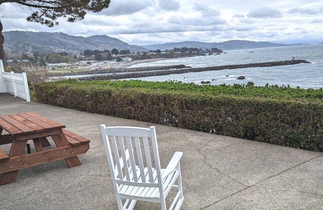 Memory Cove Beach House - Where Wonderful Ocean Memories begin!