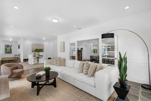 Memory Lane Cozy Home with Pool Lush South Miami