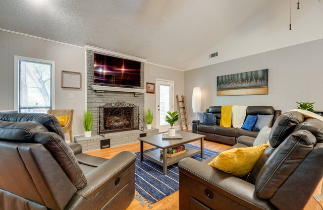 Memphis Vacation Rental Getaway w/Large Deck