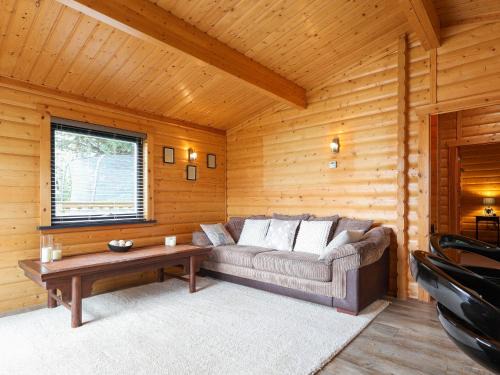 Mendip Lodge