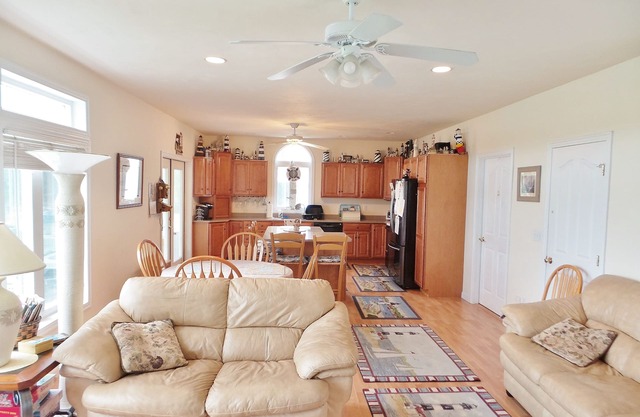MEREDITH MODERN LAKEFRONT 4 BEDROOM, 2 & 1/2 BATH, HOME W. BEAUTIFUL VIEWS.