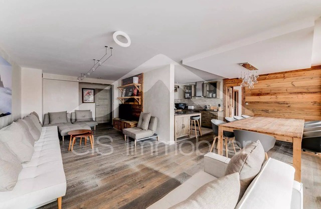 Meribel Chalet - Beautiful 6 room apartment for 10 people in the center of Méribel close to shops and ski slopes
