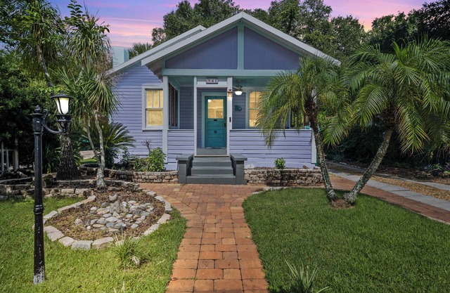 "Mermaid House" in Downtown Mt. Dora! Pet Friendly