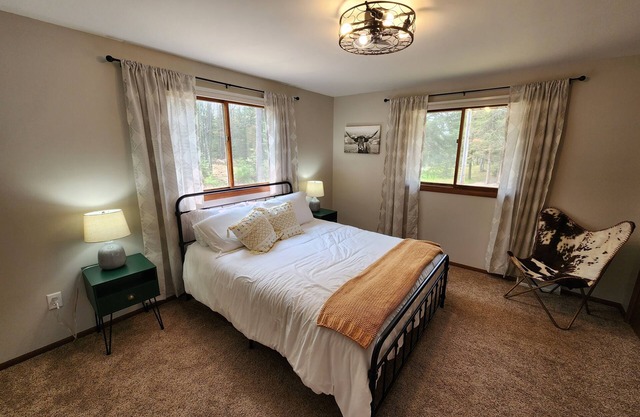 Mermaid House on Blue Lake- paddle boards, kayaks, and pontoon available
