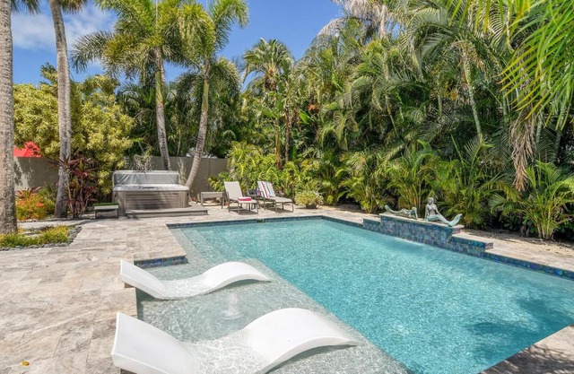 Mermaids Oasis - 315