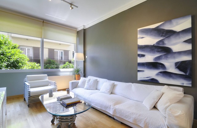 Mets Eclectic Flat with Private Lush Terrace