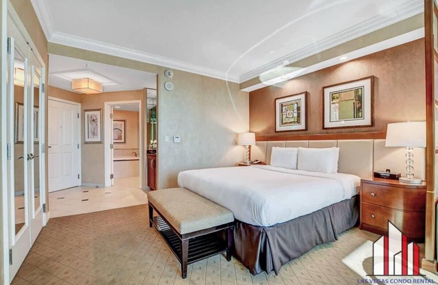 MGM Signature-11-604 Jacuzzi Studio