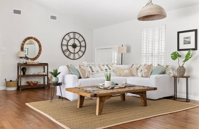 Mia`s Beach Escape- Stunning 3/2 Home with Pool