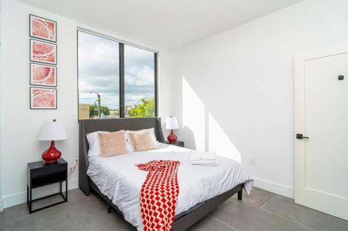 Miami 2BR Getaway with King Beds Near Marlins Park & Calle Ocho