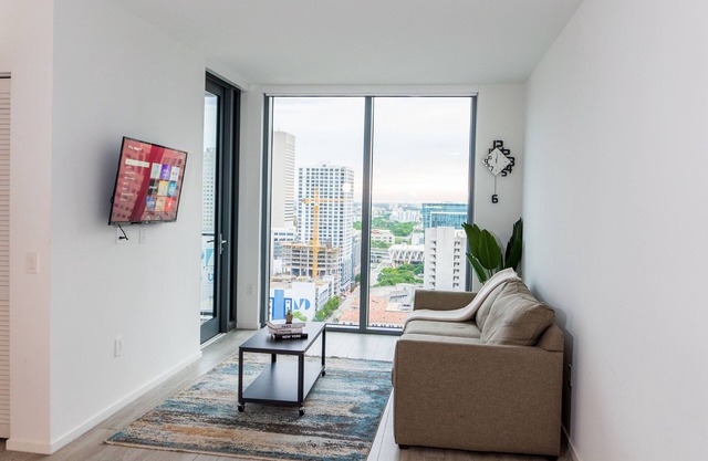 Miami's Best - Modern 2BR/2BA Condo, Infinity Pool, and Luxury Central Living