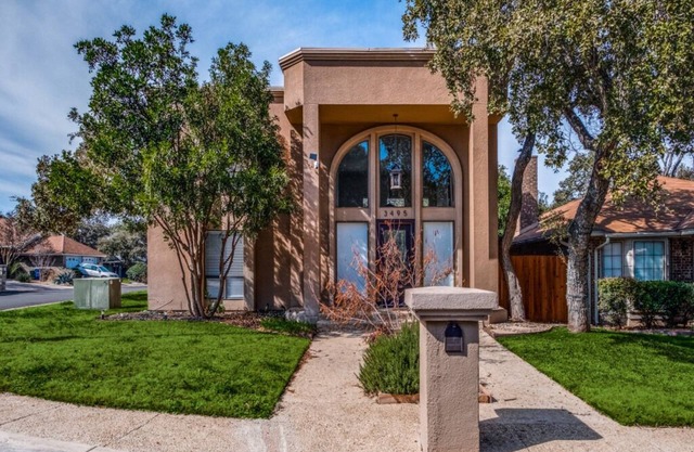 Miami Style House in San Antonion