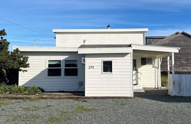 Mid Century Beach Bungalow - Walk to beach and 9 min. from Golf