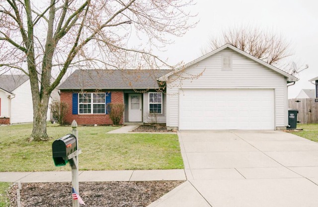 Mid-Century Comfort 3BR 2 BATH in a Quiet Neighborhood - Family Friendly