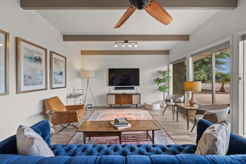 Mid-Century Marvel - Poolside Patio with Spa & Bocce