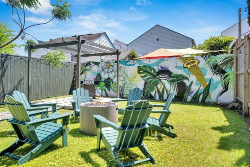 Mid-city Oasis Private Fire Pit Retreat