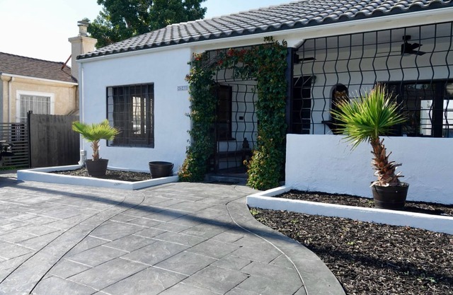 Mid-City Spanish Stylish - Your LA Oasis