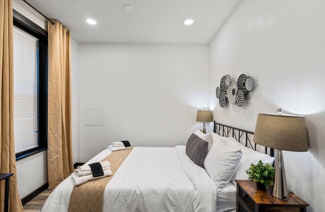 Mid/Long-Term: Spacious 3BR, 3BA Home for 8 Guests