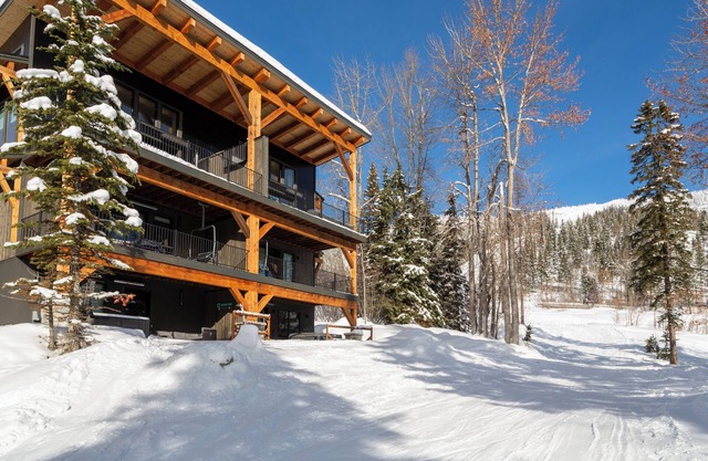 Mid-Mountain Ski In/Ski Out with Game Room + Hot Tub + Pet Friendly