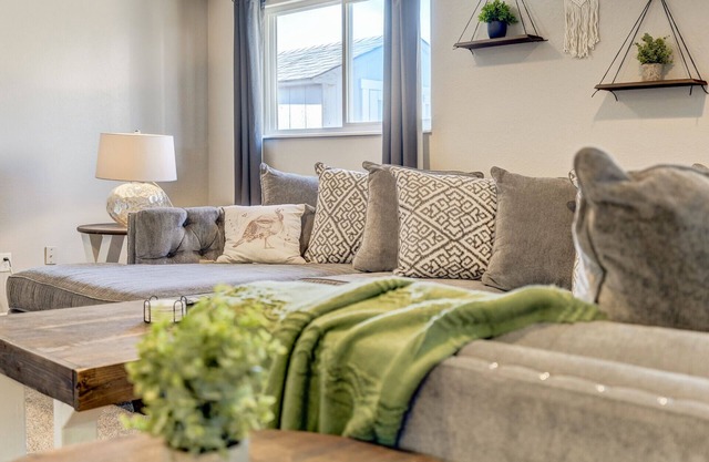 Mid-Stay | Mountain View | Pets OK | by nestago