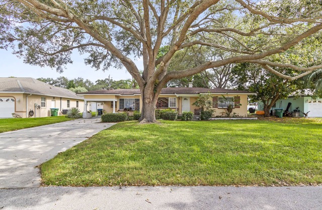 Midcentury Charmer Couple's Retreat 10 Min to Clearwater Beachn