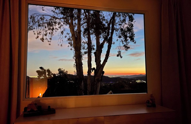 Midcentury Modern gem with panoramic mountain and ocean views, 20mins from DTLA