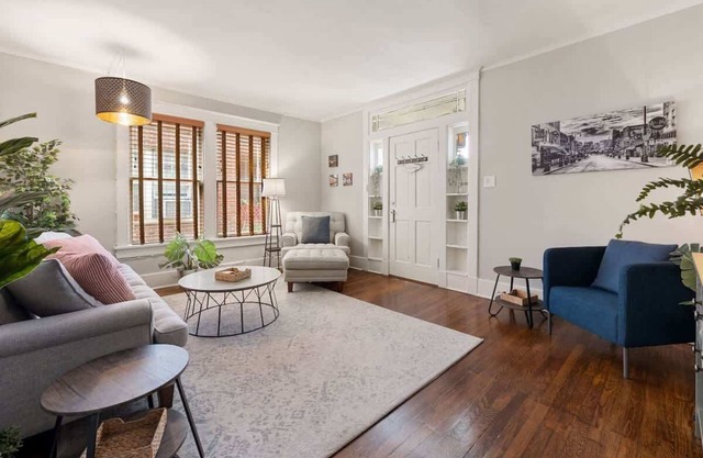 Midtown 2-Bedroom 1,000 sqft Apartment