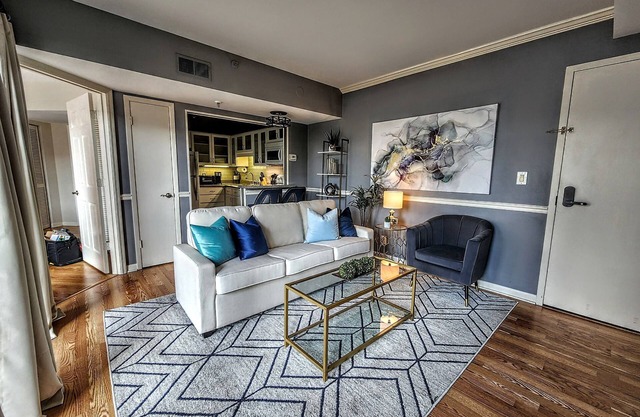 Midtown Condo - Centrally Located to Hospitals - Recently Updated