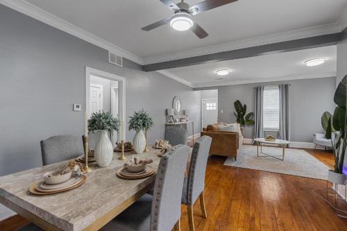 Midtown Retreat, 4mi to Downtown & Large Private Deck