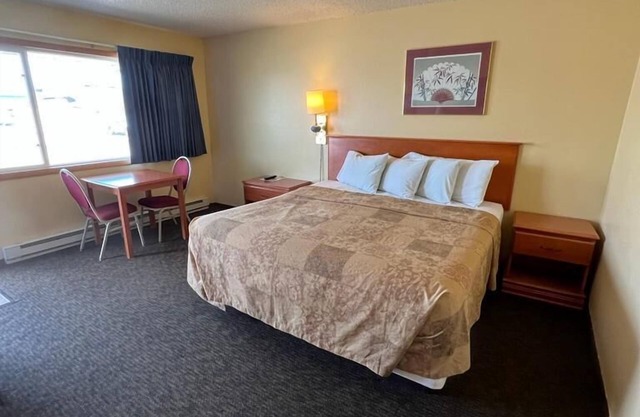 MIDWAY MOTEL