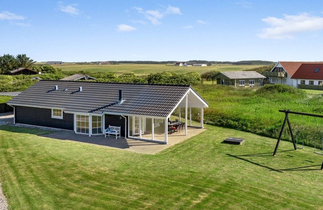"Mieka" - 400m from the sea by Interhome