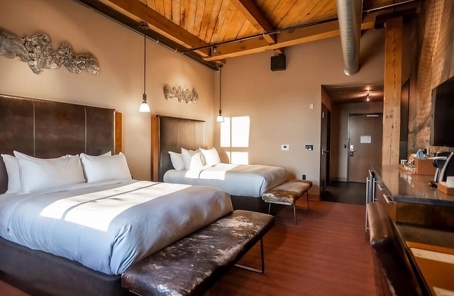 Milwaukee Charm, 3 Pet-Friendly Units Near River Front Launch Site!