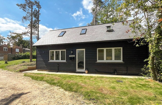 Mingan Barn -UK46735