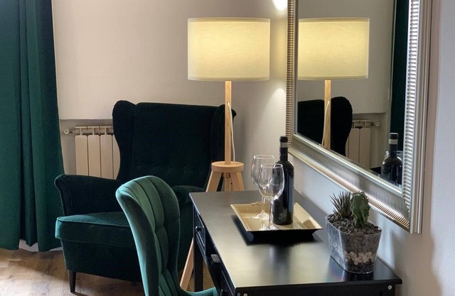MiniApartment 2km From City Centre out of No traffic Area - Parking Included