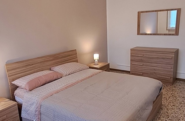 Minimal suite - Novarese night