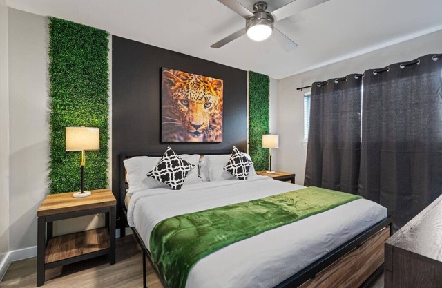Mins 2 Dwntown ~ Private Stay ~ Nestled Austin Pad
