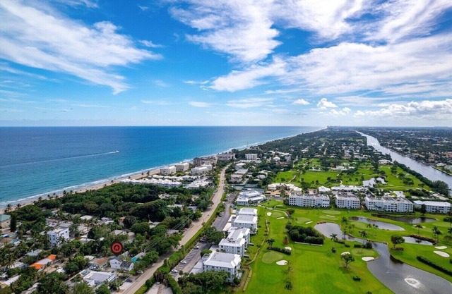 Mins to Beach! Recently remodeled! Putting Green!