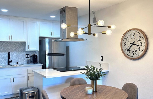 Minutes from Carlsbad Downtown and Beach