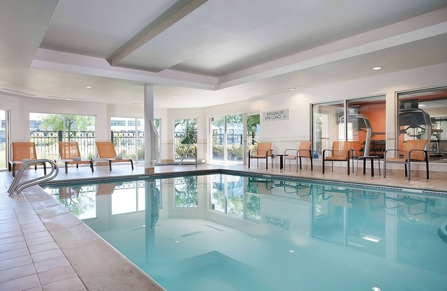 Minutes from Stonegate Conference Centre! FREE Parking, Indoor Swimming Pool!