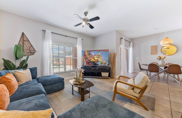 Minutes to Disney Pvt Pool Free Wi-Fi & Perks