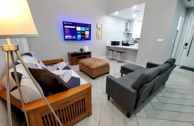 Miramar #2 - Modern & Spacious 3BD/3BA - WiFi
