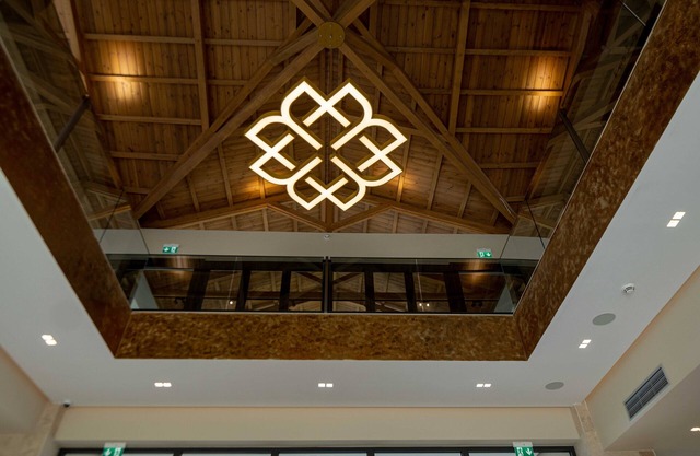 Mirror Hotel
