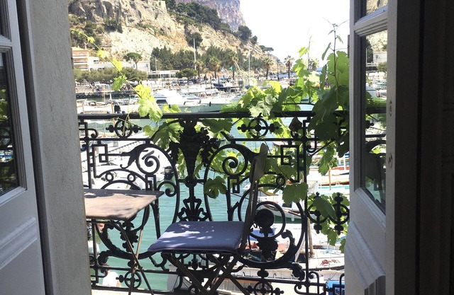 Mistral, Charming duplex suite, view of Cassis harbor