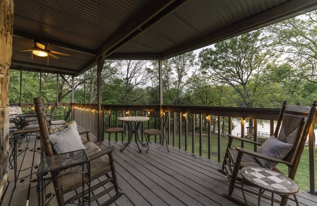 Misty Lake - Hot Tub+Lake Access+Games+MORE!